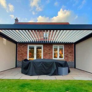 tarasola technic louvered pergola