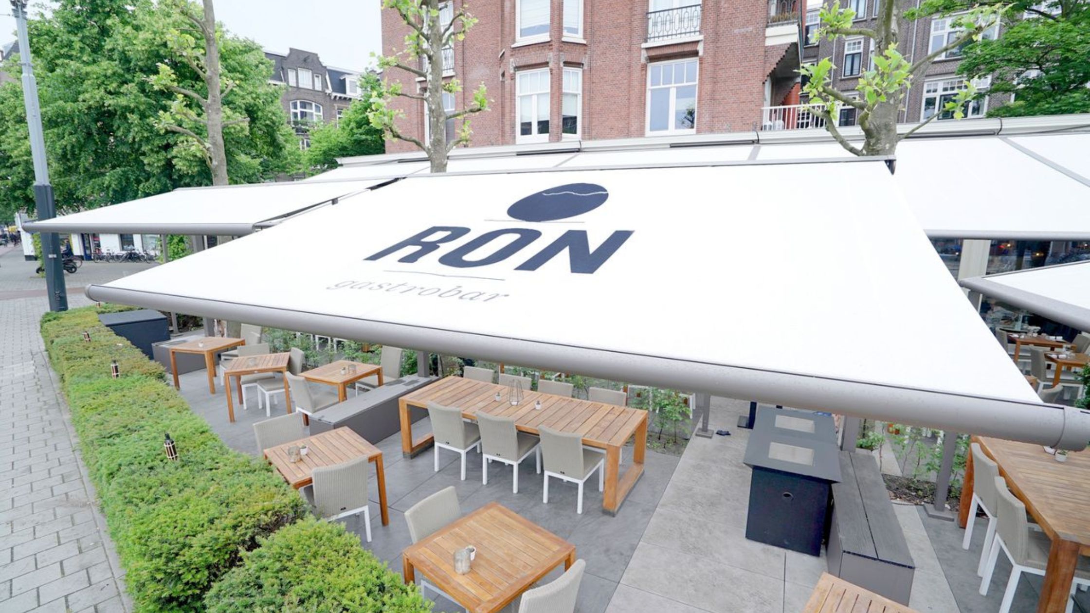 awnings & pergolas