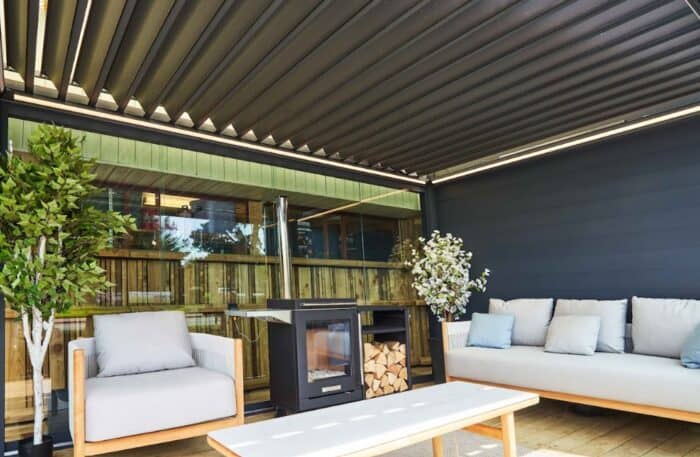 Pinela Louvered Roof
