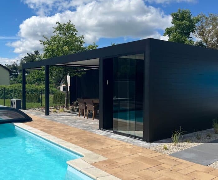 Pinela Deluxe Plus Louvered Roof